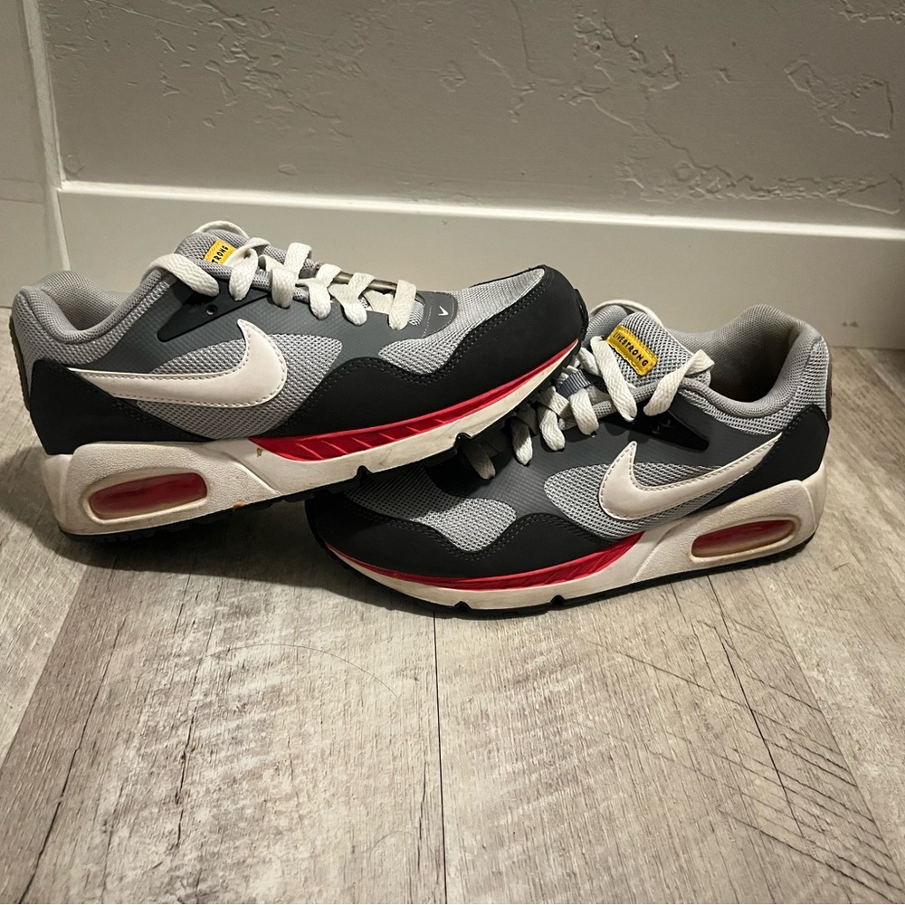Nike Women’s Air Max Livestrong Sunrise